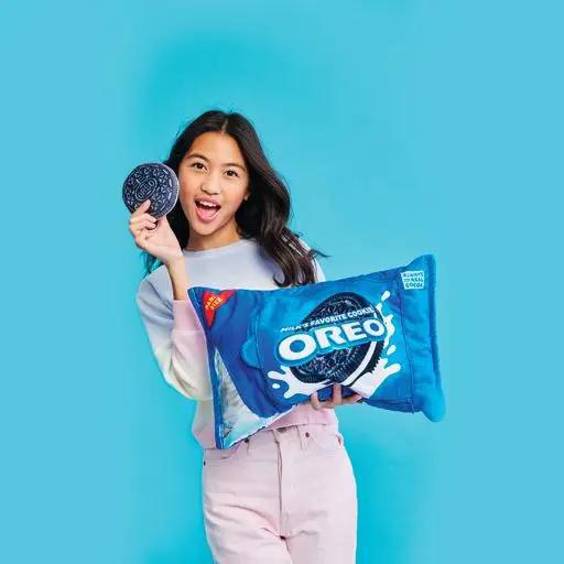 Oreo Cookies Plush w/Removeable Oreos